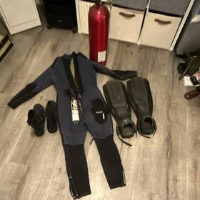 Ba-09506 Bare Spare Air Xl Scuba Wetsuit Set With Fins Boots Gloves Tank Emergency