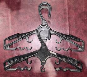 Ist 818363018125 Heavy Duty Wetsuit Hanger Versatile Rubber Made Lot Of 2 - Durable Hangers Set