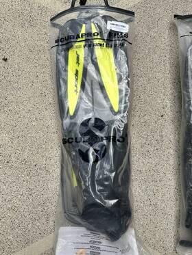 25.880.200 Scubapro Jet Sport Adjustable Open Heel Scuba Diving Fin Size Small New