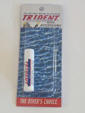 Lp95 Trident Mustache Mask Seal Stick