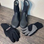 Henderson Dive Wear Soft Boots Size 9 Gloves Large Scuba Snorkeling 4752. Fixed Price $34.99.