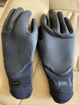 Neill Psycho 3MM Tech Wetsuit Gloves Size Small B. Fixed Price $15.00.