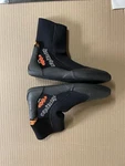 Hyperflex Mens 3MM Axs Round Toe Boot, Black, 4. Fixed Price $19.99.