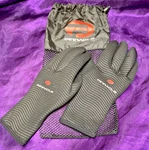 Pinnacle Aquatics Diving Gloves 2MM Attack W/ Carrying Bag -new-. Fixed Price $19.99.