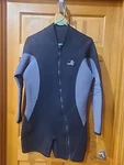 Akona Adventure Gear Mens Size L Shorty Wetsuit. Fixed Price $32.30.