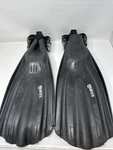 Mares Avanti Super-channel Open Heel Fins Black Size Small. Fixed Price $60.00.