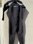 Neosport Xspan 3/2MM Women Wetsuit Size 10 Black Used Great Condition. Fixed Price $89.00.