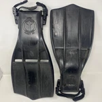 Aqua-lung Mens 2 Rocket Black Divers Vented Scuba Diving Fins Made Usa. Fixed Price $54.99.