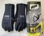 New Body 2MM Vapor X Five Finger Wetsuit Surfing Gloves Large. Fixed Price $24.99.