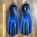 Mares Avanti Super Channel Fins Small Open Heel Bungee Strap Blue Black. Fixed Price $28.00.