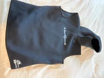 Neosport Xspan 5:3MM Men's Wetsuit Vest With Hood Xxl 5MM. Fixed Price $40.00.
