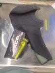 Xcel Wetsuits AB6519U9 Military Dive Hood With Bib Black Large. Fixed Price $39.99.