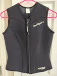 Neosport 2.5MM Xspan Women's Front Zip Vest Wetsuit Black Size. Fixed Price $38.99.