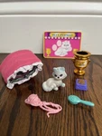 1994 Littlest Shop My Real Pets Playful Persian W/ Cozy Tunnel Bed Complete. Fixed Price $19.00.