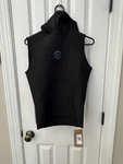 Scubapro Everflex Men's 2MM Hooded Wetsuit Vest Black Nwt Medium. Fixed Price $199.00.