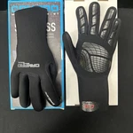 New Xl Camaro Seamless 5MM Diving Gloves 14599 Super Elastic 95%NEOPRENE 5%NYLON. Fixed Price $69.99.