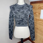 Gymshark Seamless Long Sleeve Crop Top Black Small Nwt Cut Out Camouflage. Fixed Price $28.00.