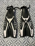 Akona Caicos Fins, 1/4, Extra Small. Fixed Price $32.00.
